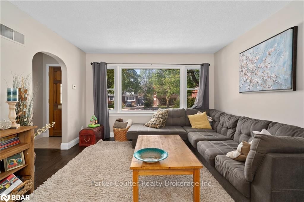 Listing Image 7