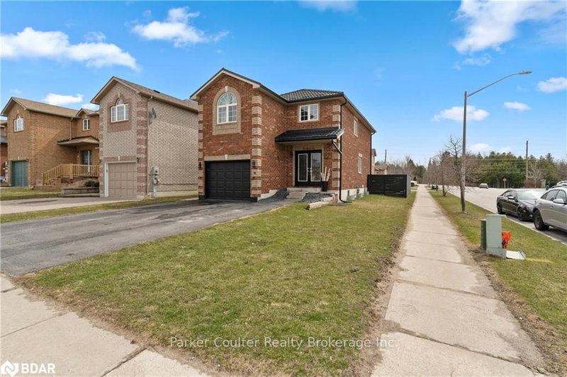 1 Glenhill Dr, Barrie, L4N 5X4 | Image 2