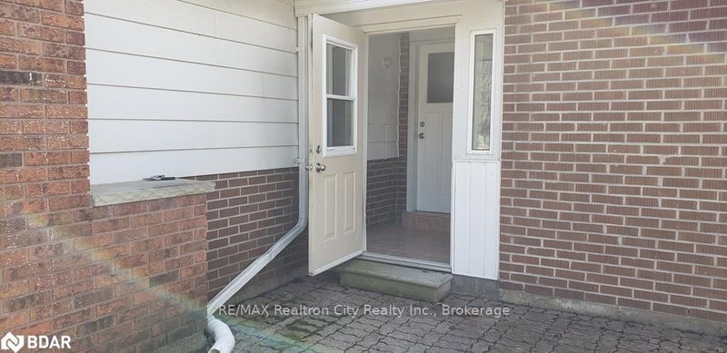 Lower - 13 Springdale Dr, Barrie, L4M 5A7 | Image 3