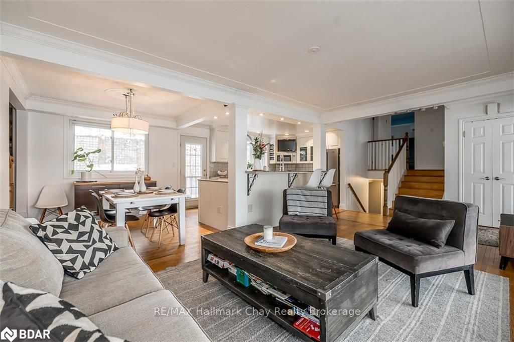 Listing Image 5