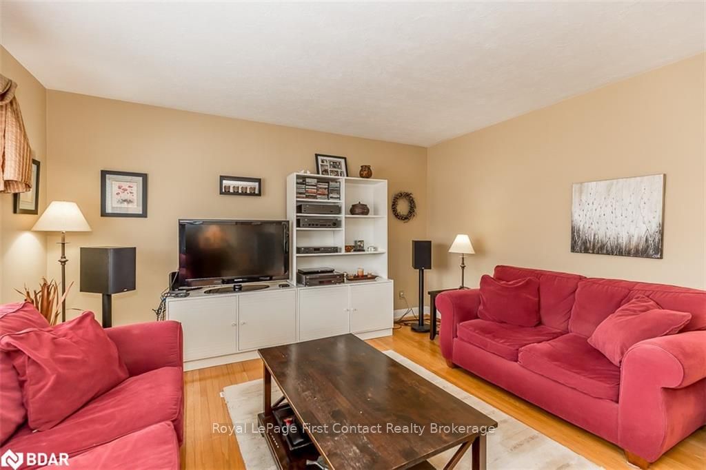 Listing Image 16