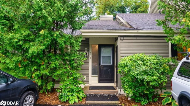 208 ESCARPMENT Crescent