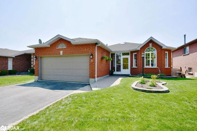 71 SILVER MAPLE Crescent