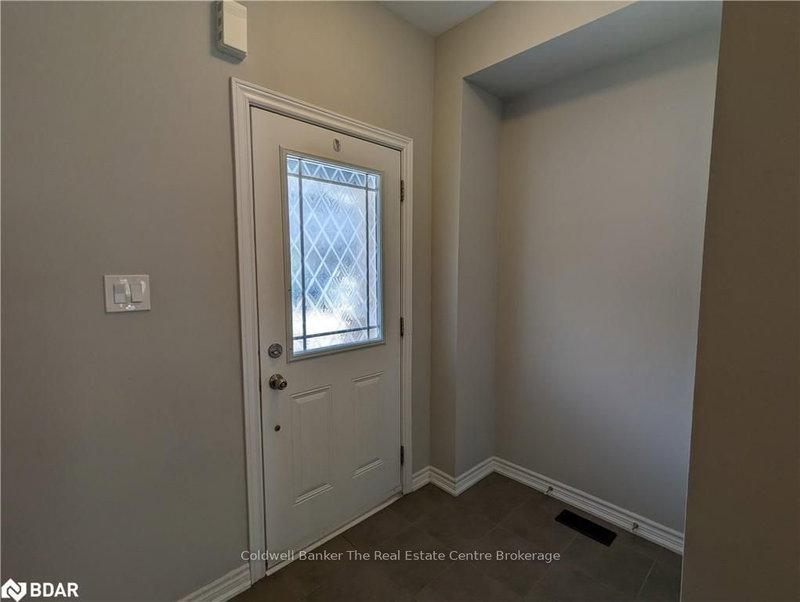 38 DENEB St, Barrie, L4M 0K6 | Image 2