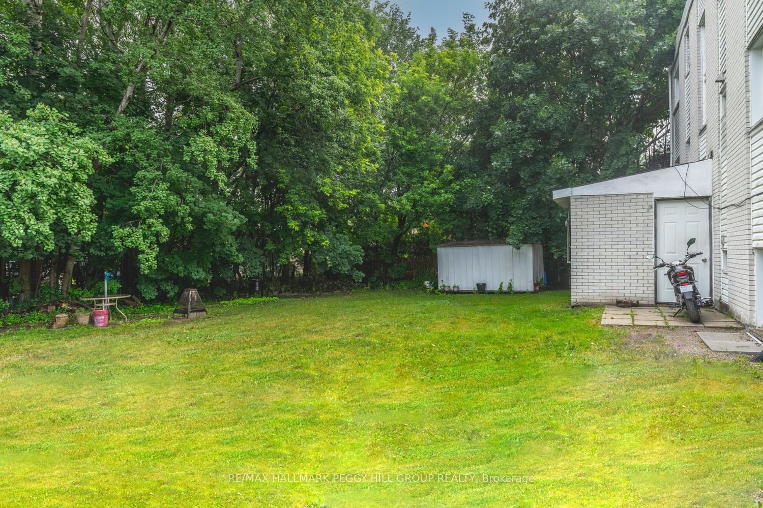 Listing Image 8