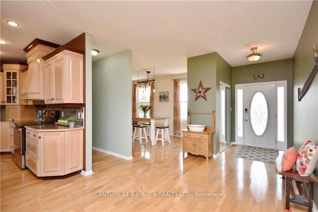 Listing Image 7