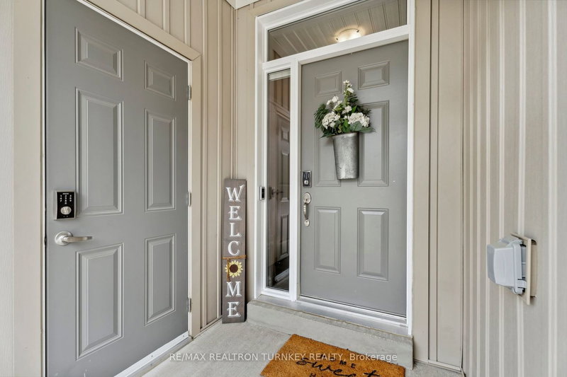 17 Gregory Ave, Collingwood, L9Y 0Z5 | Image 3