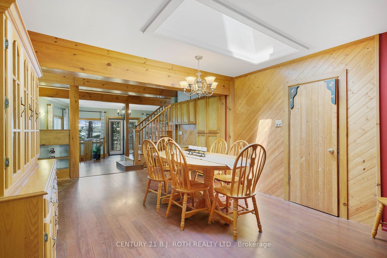 Listing Image 7