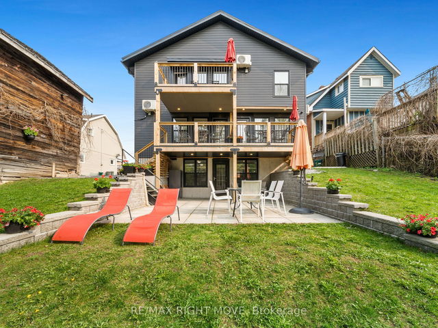 214 Mississaga Street