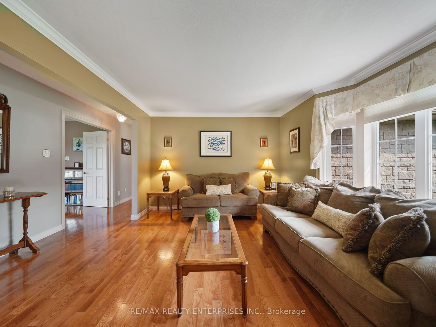 Listing Image 7