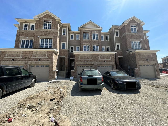 8 PUMPKIN CORNER Crescent
