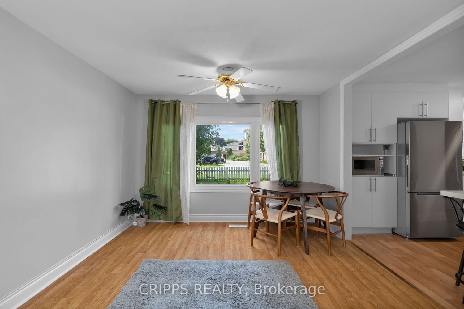 Listing Image 3