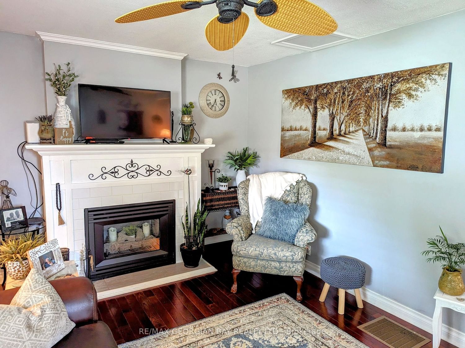 Listing Image 7
