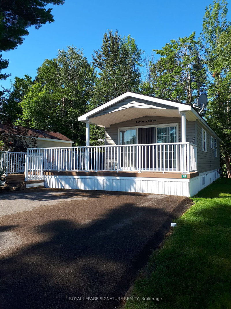 32 Temagami Tr, Wasaga Beach, L9Z 1X7 | Image 2