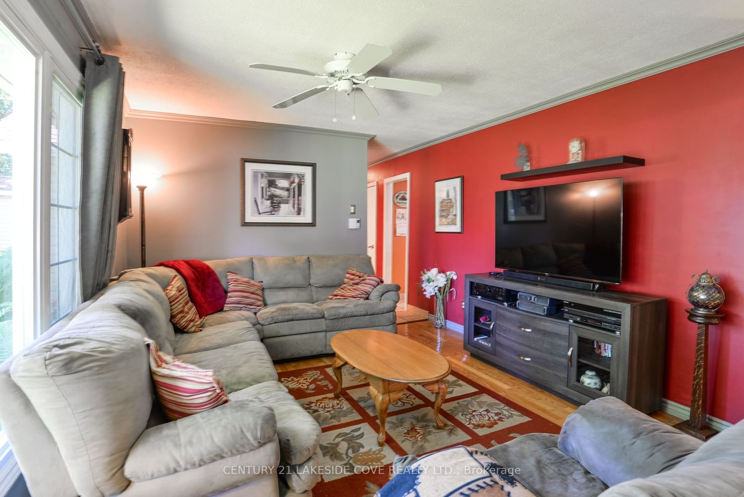 Listing Image 7