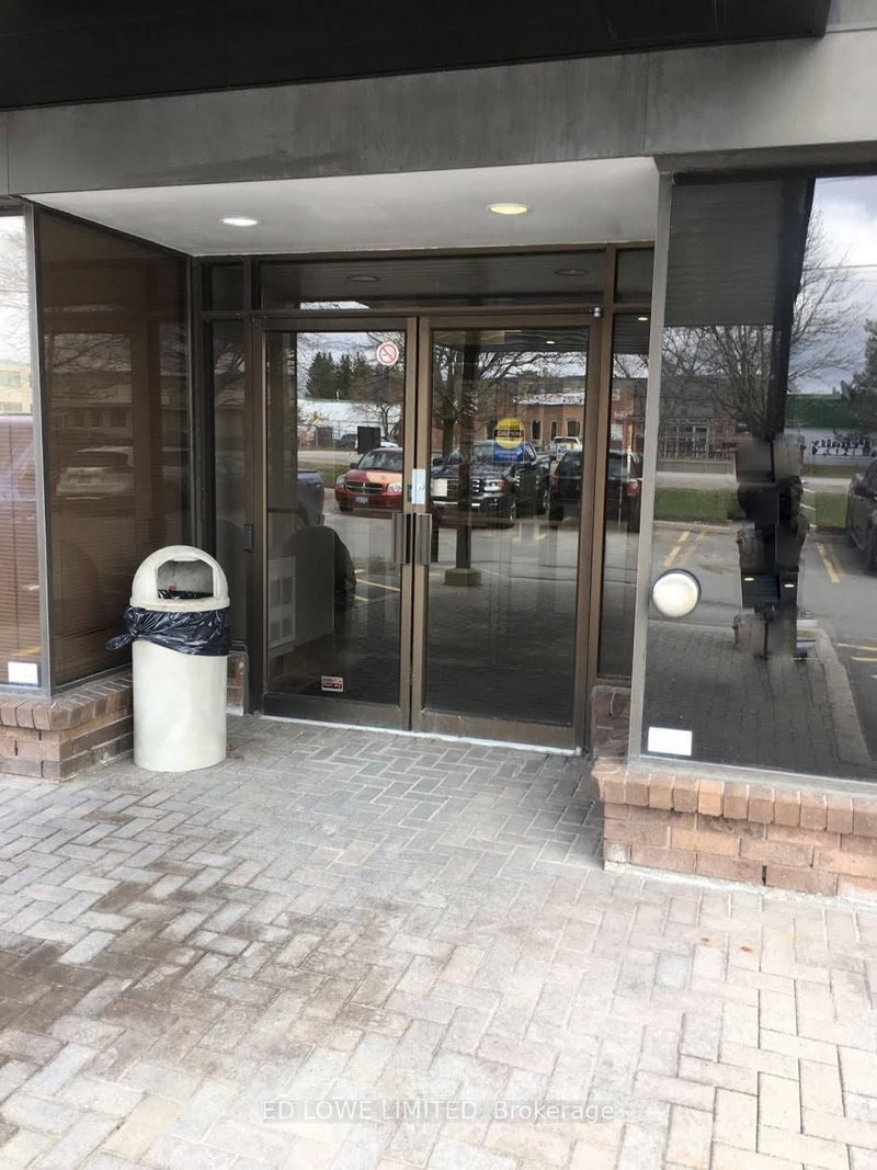 303 - 231 BAYVIEW Dr, Barrie, L4N 4Y5 | Image 2