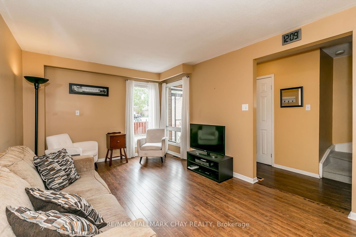 Listing Image 3