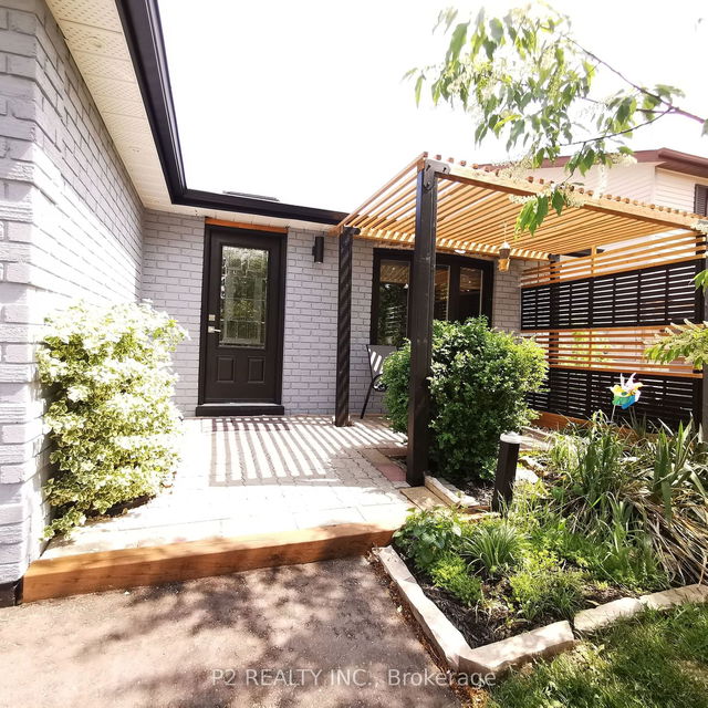 4 MCCUAIG Court