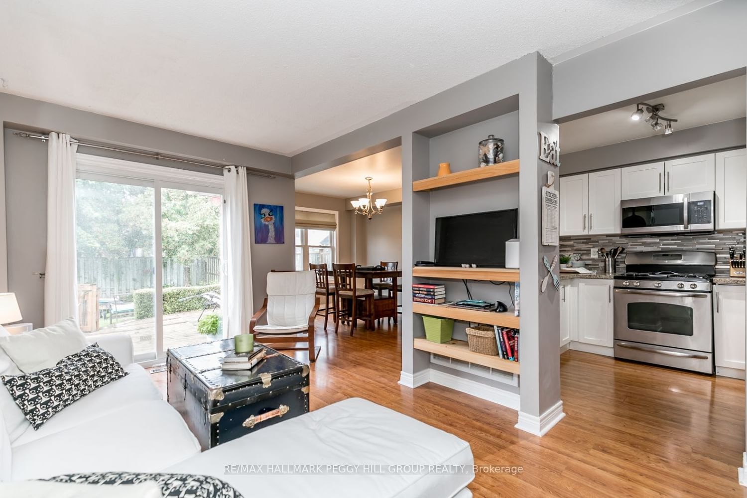 Listing Image 3