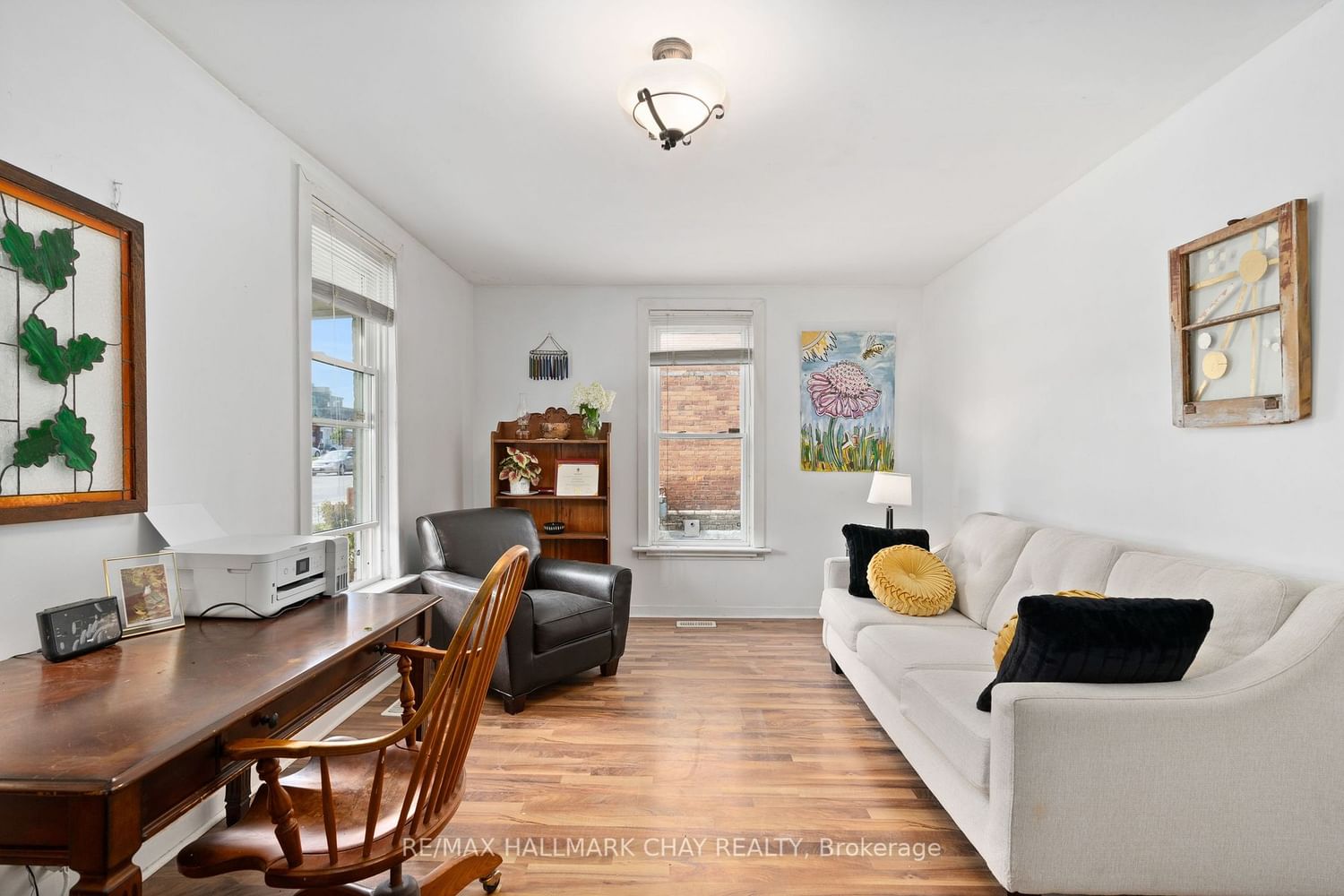 Listing Image 5