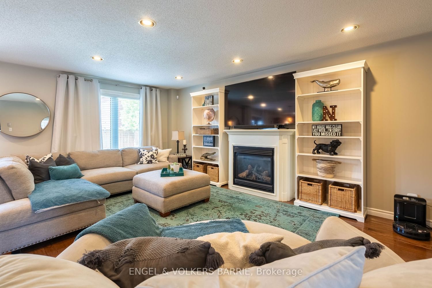 Listing Image 5
