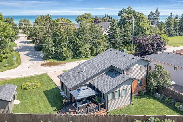 562 Simcoe Street