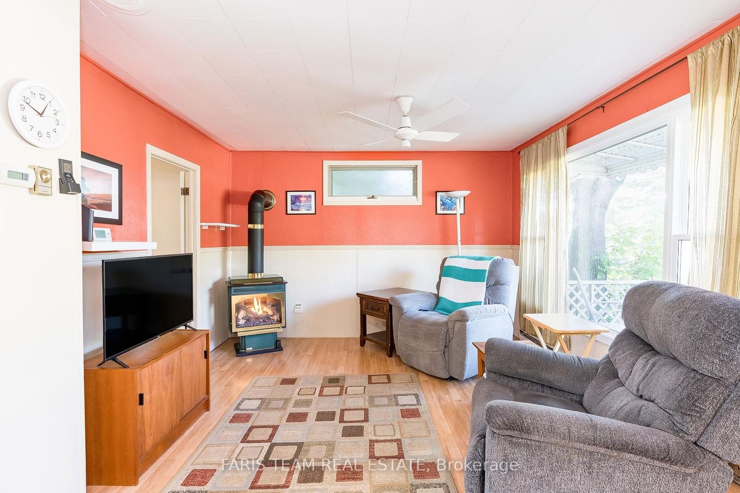 Listing Image 7