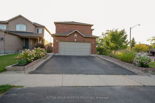 11 Clute Crescent