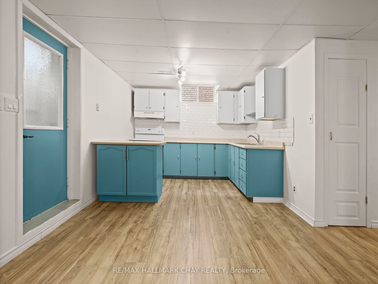 Listing Image 14