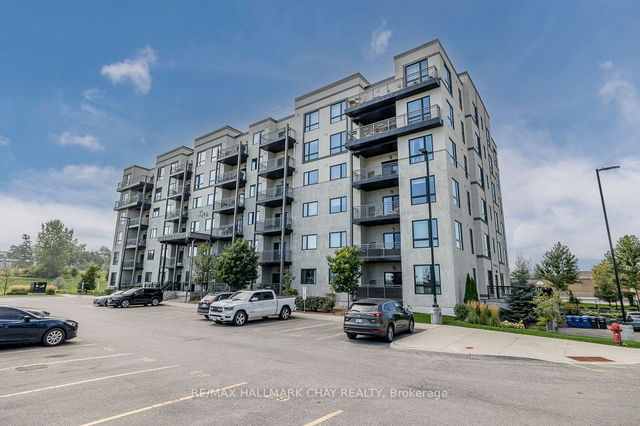 402 - 299 Cundles Road