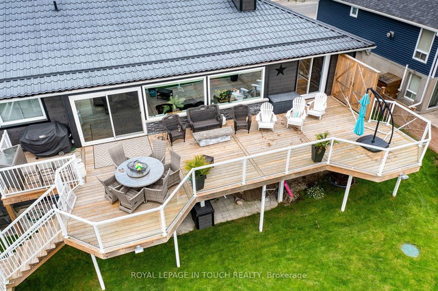 8 Tiny Beaches Road