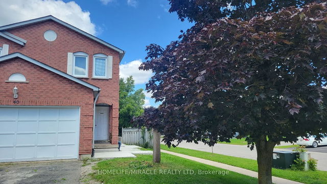 40 Blair Crescent