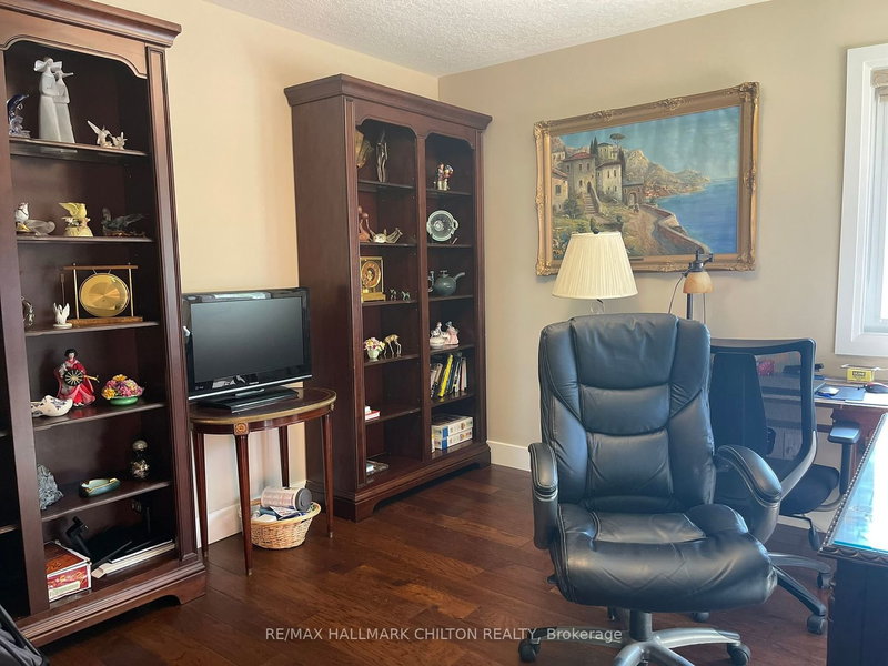 16 Highland Dr, Oro-Medonte, L0L 2L0 | Image 3