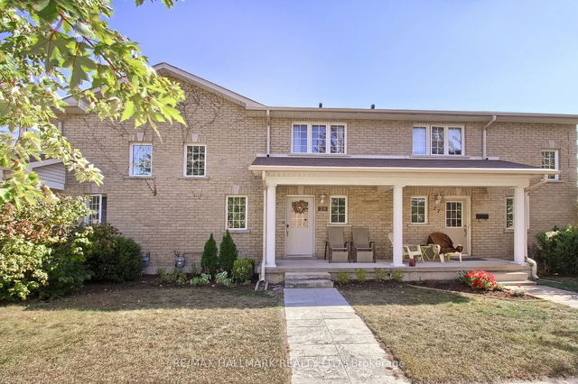 25 Silver Maple Crescent
