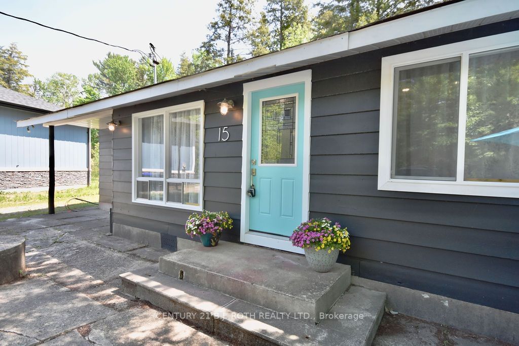 Detached House sold at 15 Glenway Road, Tiny, Rural Tiny, L0L 2J0 - MLS: S7051072