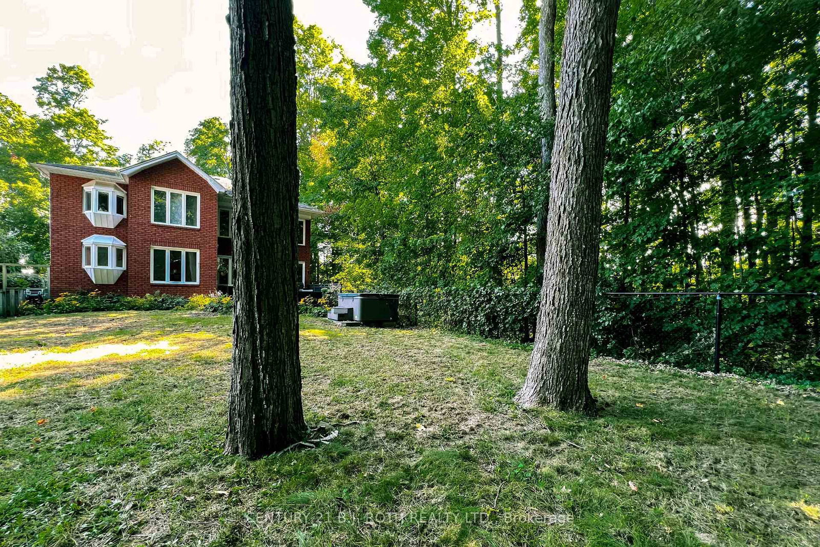 Listing Image 4