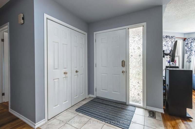 8 Bridle Rd E, Penetanguishene, L9M 1J5 | Image 3