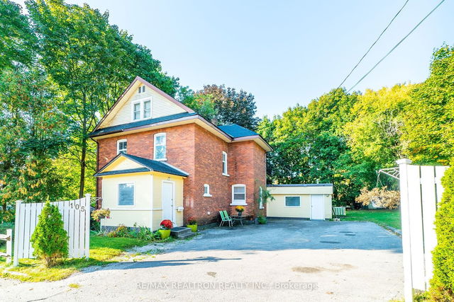 105 Douglas Street