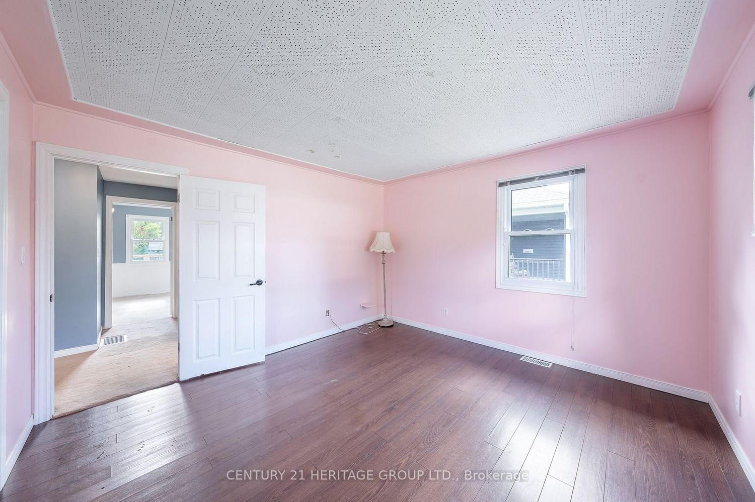 Listing Image 16