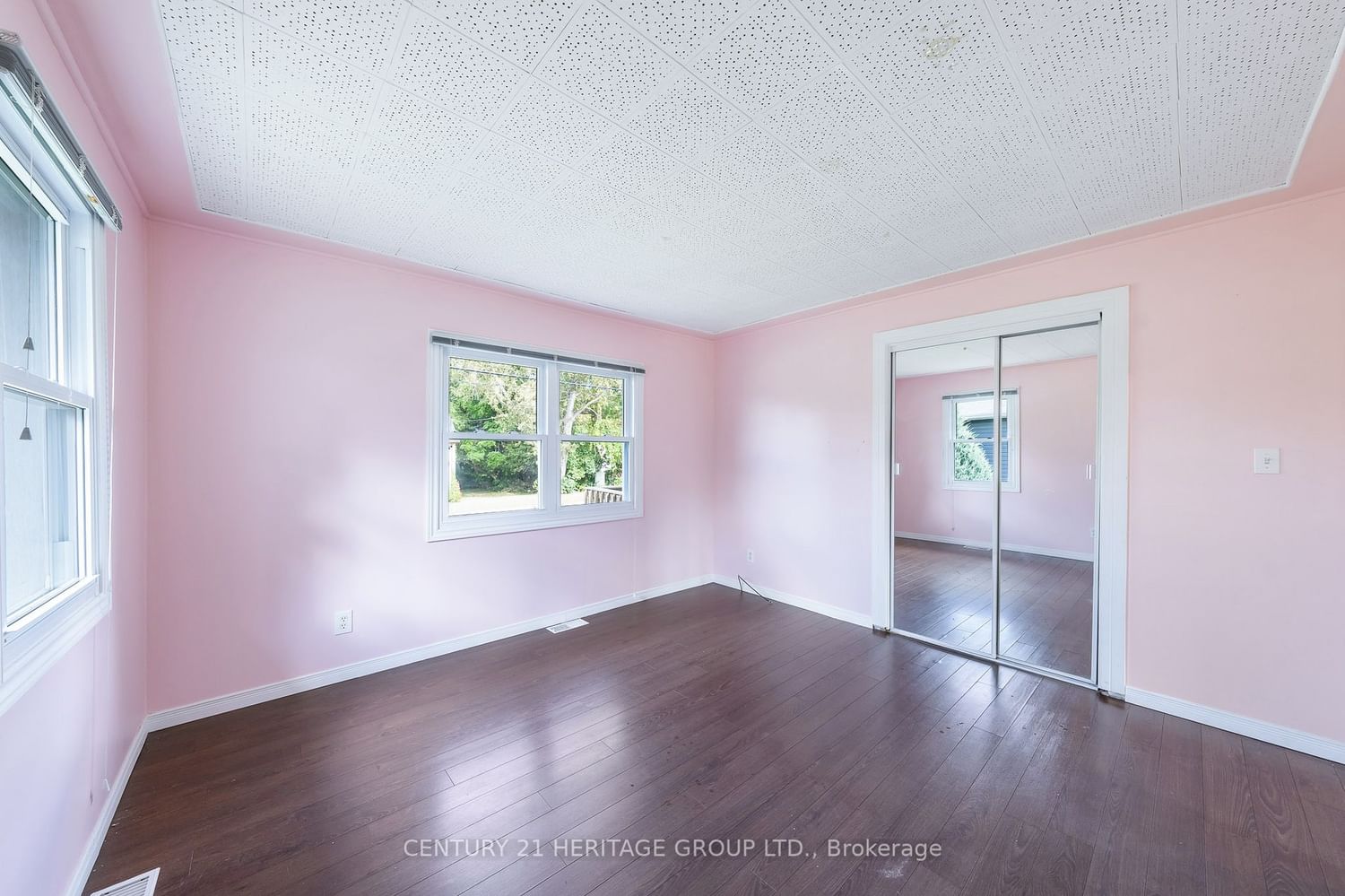 Listing Image 18