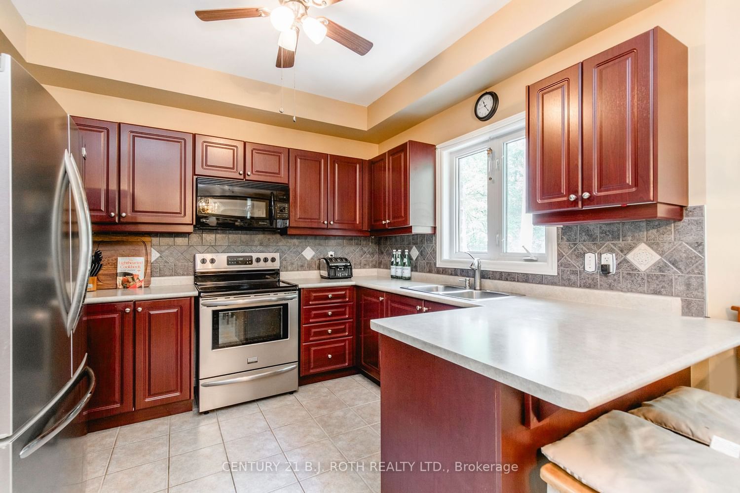 Listing Image 14