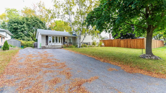 22 Davies Crescent