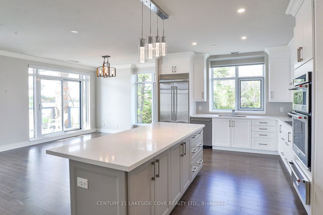 402 - 90 Orchard Point Road