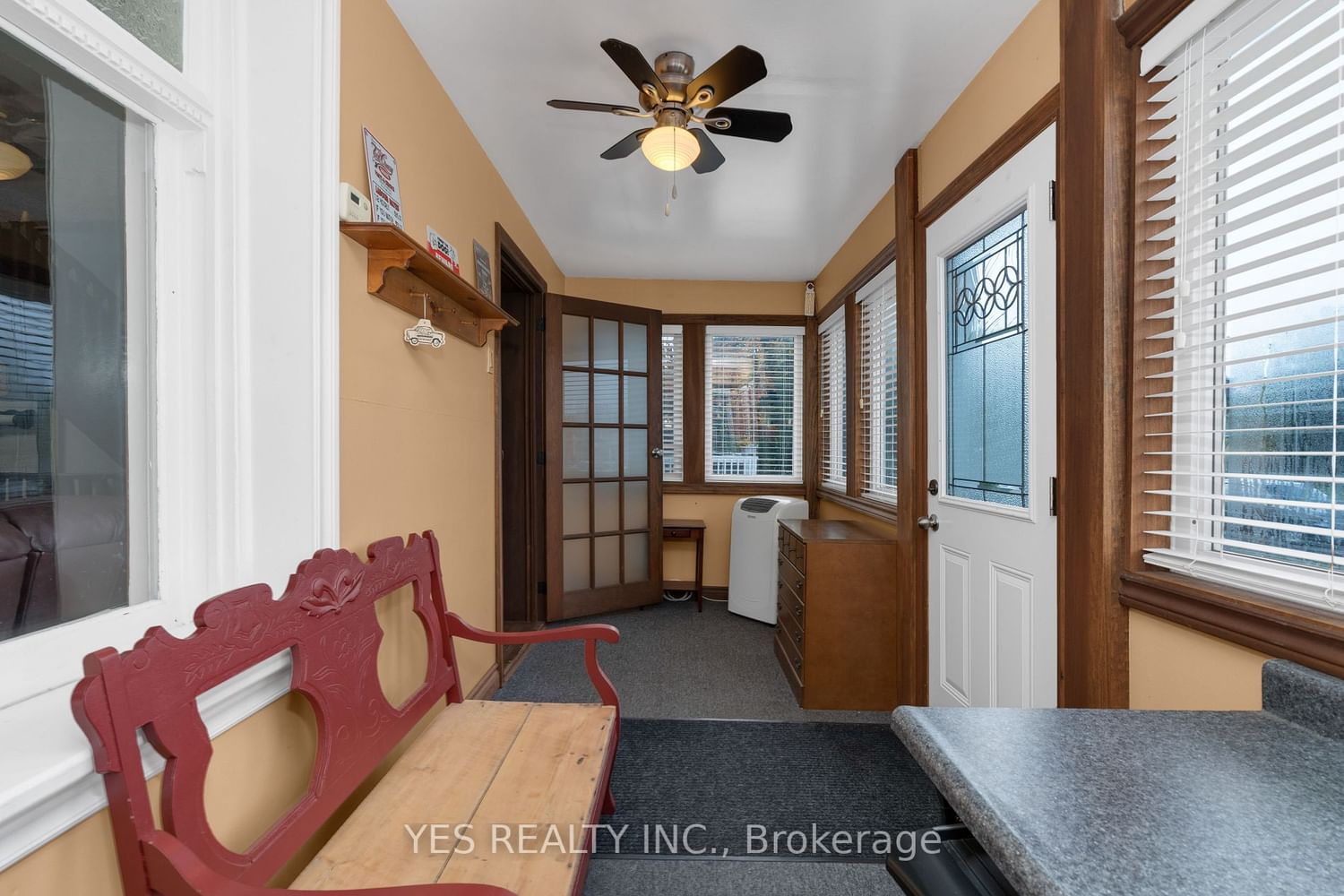 Listing Image 6