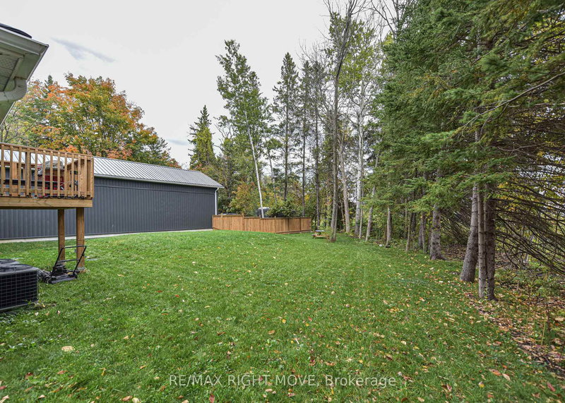 2082 Centre Ave, Severn, L3V 6H3 | Image 3