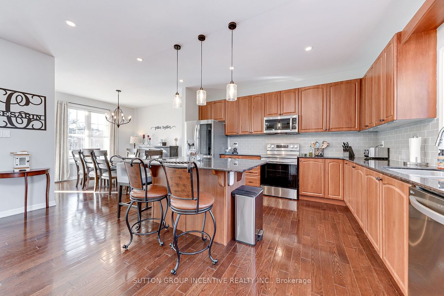 Listing Image 8