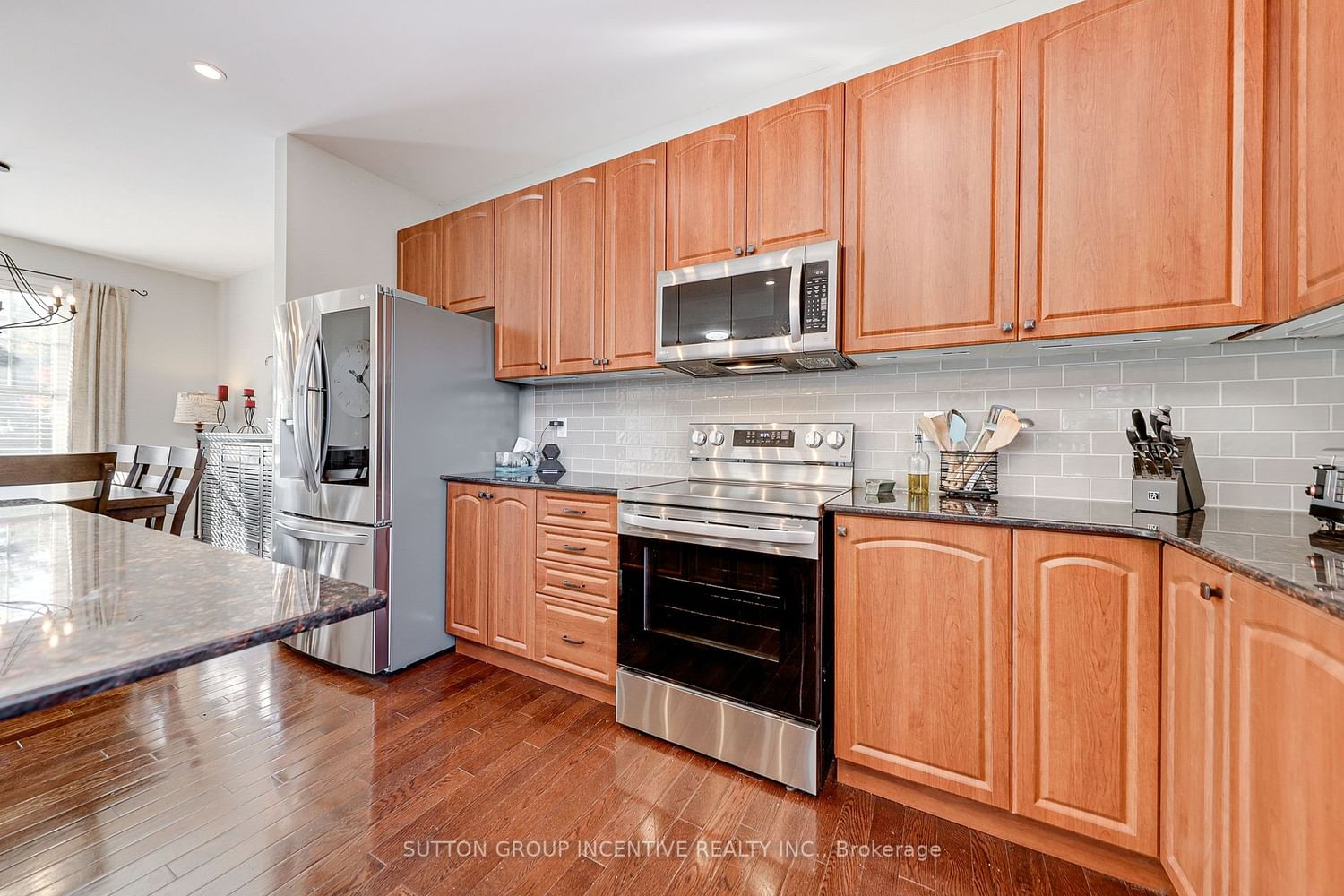 Listing Image 9