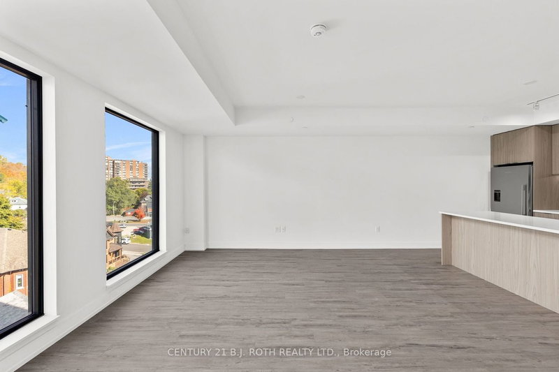 715 - 185 Dunlop St E, Barrie, L4M 1B2 | Image 2