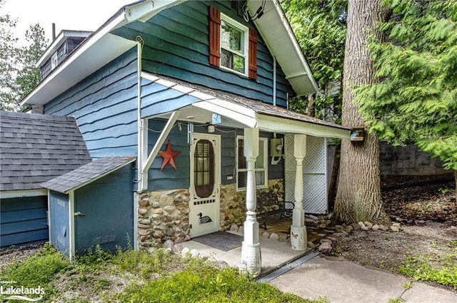 1760 Twin Oaks Crescent
