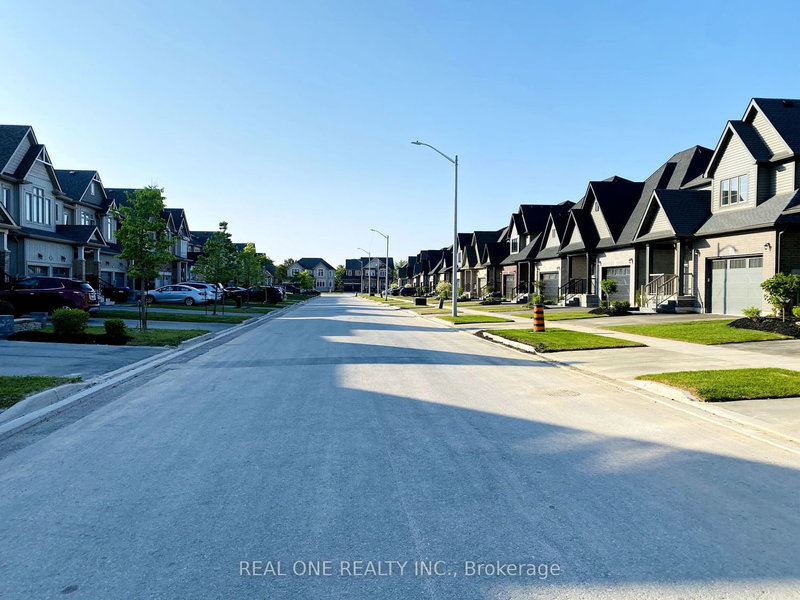 28 Kerr St, Collingwood, L9Y 4B6 | Image 2